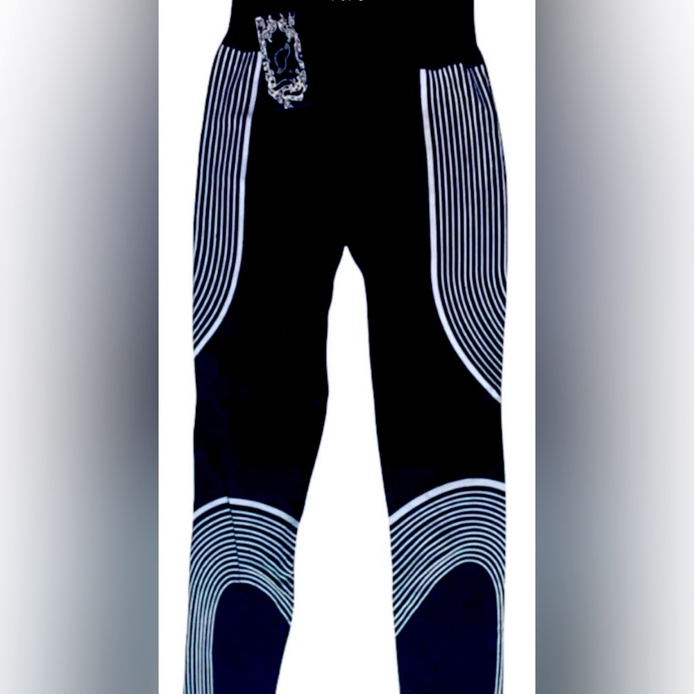NWT Hots-wing size OS